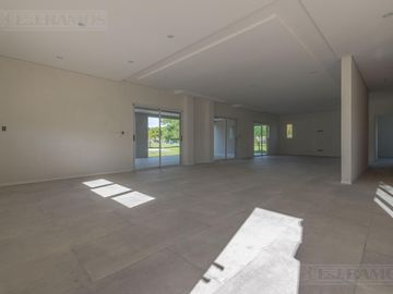 LJ RAMOS | VENTA| CASA BARRIO CERRADO HARAS DEL SOL | PILAR | SIST CONSTRUCTIVO DE ULT TECNOLOGÍA