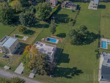 LJ RAMOS | VENTA| CASA BARRIO CERRADO HARAS DEL SOL | PILAR | SIST CONSTRUCTIVO DE ULT TECNOLOGÍA