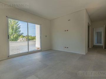 LJ RAMOS | VENTA| CASA BARRIO CERRADO HARAS DEL SOL | PILAR | SIST CONSTRUCTIVO DE ULT TECNOLOGÍA