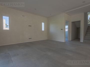 LJ RAMOS | VENTA| CASA BARRIO CERRADO HARAS DEL SOL | PILAR | SIST CONSTRUCTIVO DE ULT TECNOLOGÍA