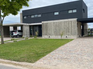 Casa en Alquiler Verano Barrio Muelles / Puertos