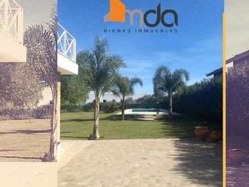 En VENTA Casa en Country San Isidro.