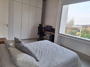 Importante casa en venta a la Laguna Puertos del lago muelles
