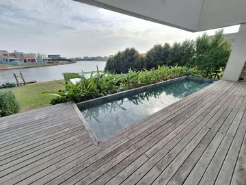 Importante casa en venta a la Laguna Puertos del lago muelles