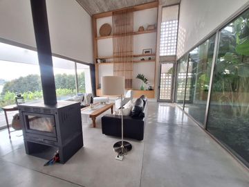 Importante casa en venta a la Laguna Puertos del lago muelles