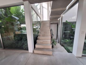 Importante casa en venta a la Laguna Puertos del lago muelles