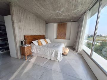 Importante casa en venta a la Laguna Puertos del lago muelles