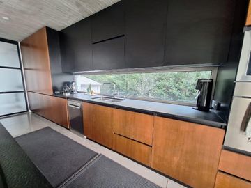 Importante casa en venta a la Laguna Puertos del lago muelles