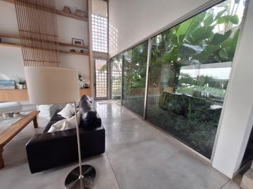 Importante casa en venta a la Laguna Puertos del lago muelles