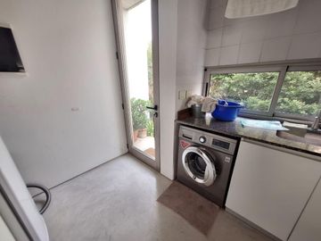 Importante casa en venta a la Laguna Puertos del lago muelles