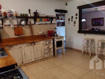 ALQ VERANO | Comoda Casa con hermoso Jardin, Pileta y Quincho