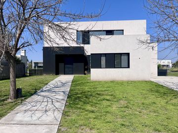 CASA, VENTA, SAN MATIAS  LOTE al 1100, 5 AMBIENTES