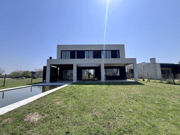 CASA, VENTA, SAN MATIAS  LOTE al 1100, 5 AMBIENTES