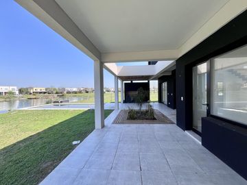 CASA, VENTA, SAN MATIAS  LOTE al 1100, 5 AMBIENTES