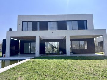 CASA, VENTA, SAN MATIAS  LOTE al 1100, 5 AMBIENTES