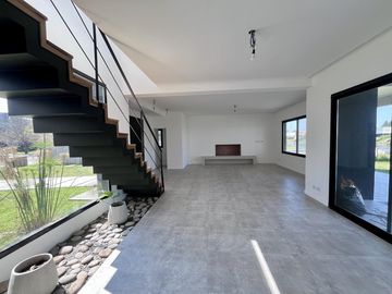 CASA, VENTA, SAN MATIAS  LOTE al 1100, 5 AMBIENTES