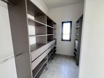 CASA, VENTA, SAN MATIAS  LOTE al 1100, 5 AMBIENTES