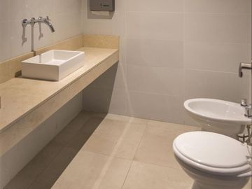 AMPLIO MONOAMBIENTE con Terminaciones de Calidad y Amenities a ESTRENAR, Venta CABALLITO