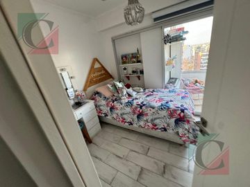 Departamento  4 ambientes con dos cochera y piscina en Lanús Oeste centro