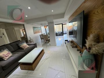 Departamento  4 ambientes con dos cochera y piscina en Lanús Oeste centro