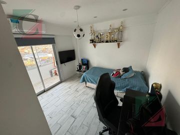 Departamento  4 ambientes con dos cochera y piscina en Lanús Oeste centro
