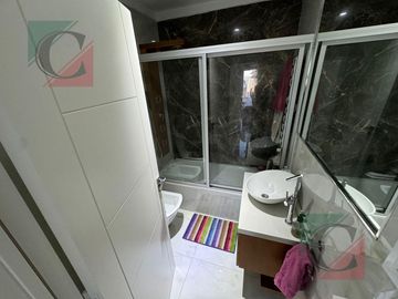 Departamento  4 ambientes con dos cochera y piscina en Lanús Oeste centro