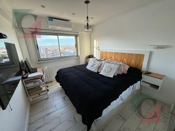 Departamento  4 ambientes con dos cochera y piscina en Lanús Oeste centro