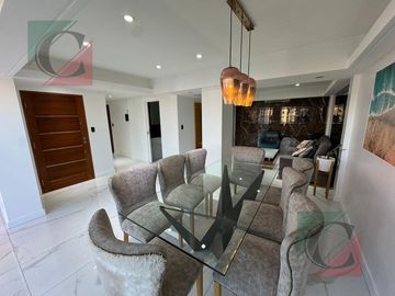 Departamento  4 ambientes con dos cochera y piscina en Lanús Oeste centro