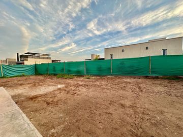Casa a estrenar tres dormitoios en una planta.