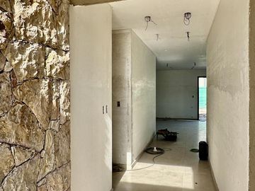Casa a estrenar tres dormitoios en una planta.