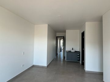 Casa a estrenar tres dormitoios en una planta.