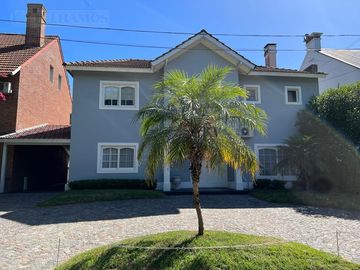 Casa en venta en Barrio Camino Real