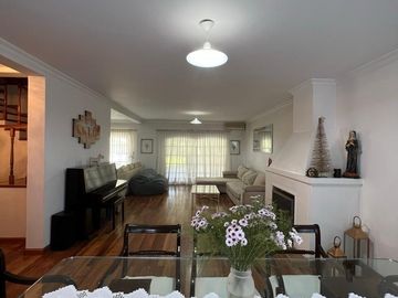 Casa en venta en Barrio Camino Real