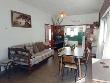 Casa en venta - 4 Dormitorios 2 Baños - Cochera - 450Mts2 - Mar del Tuyú