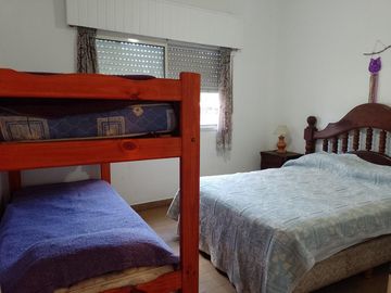 Casa en venta - 4 Dormitorios 2 Baños - Cochera - 450Mts2 - Mar del Tuyú
