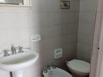 Casa en venta - 4 Dormitorios 2 Baños - Cochera - 450Mts2 - Mar del Tuyú