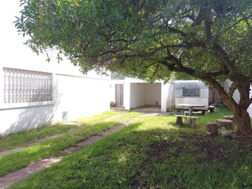 Casa en venta - 4 Dormitorios 2 Baños - Cochera - 450Mts2 - Mar del Tuyú