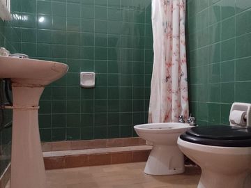 Casa en venta - 4 Dormitorios 2 Baños - Cochera - 450Mts2 - Mar del Tuyú