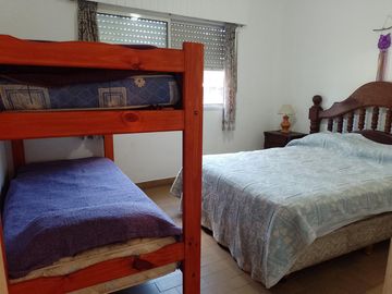 Casa en venta - 4 Dormitorios 2 Baños - Cochera - 450Mts2 - Mar del Tuyú