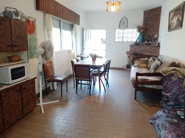 Casa en venta - 4 Dormitorios 2 Baños - Cochera - 450Mts2 - Mar del Tuyú