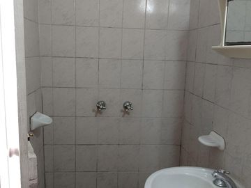 Casa en venta - 4 Dormitorios 2 Baños - Cochera - 450Mts2 - Mar del Tuyú