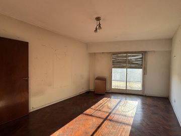 VENTA - 3 AMBIENTES C/BALCÓN - A REFACCIONAR - VILLA CRESPO