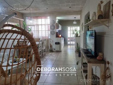 Casa en Venta dos plantas 7 ambientes 5 habitaciones pileta terraza en Victoria tigre san fernando
