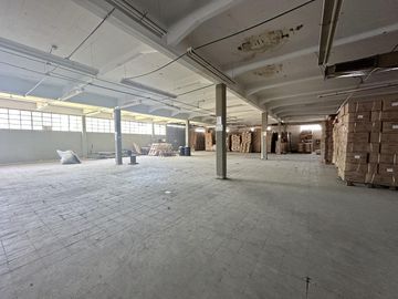 Depósito y Oficinas en VENTA en la mejor zona de Carapachay, Vicente Lopez
