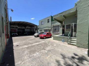 Depósito y Oficinas en VENTA en la mejor zona de Carapachay, Vicente Lopez