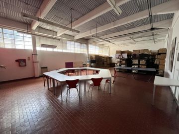 Depósito y Oficinas en VENTA en la mejor zona de Carapachay, Vicente Lopez