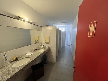 Depósito y Oficinas en VENTA en la mejor zona de Carapachay, Vicente Lopez