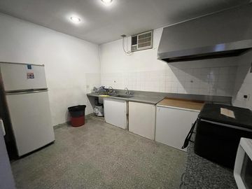 Depósito y Oficinas en VENTA en la mejor zona de Carapachay, Vicente Lopez