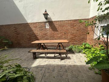 Casa en venta en Barrio Centro, 4 dorm, 2 baños, patio, terraza y garage. APTO CREDITO