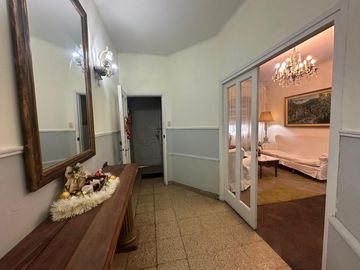Casa en venta en Barrio Centro, 4 dorm, 2 baños, patio, terraza y garage. APTO CREDITO